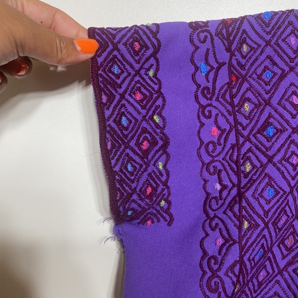 Embroidered Tzotzil Blouse From Chiapas, Mexico - Picture 2 of 16